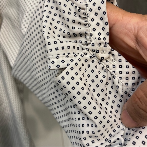 3/$30 Dalia White patterned blouse Size M - Picture 3 of 4